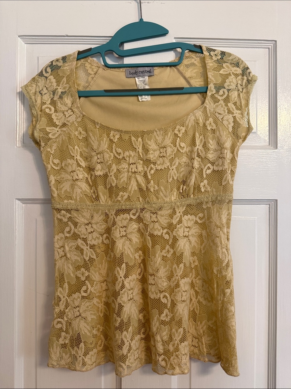 Body Central Cream Lace Short-Sleeve Peplum Top